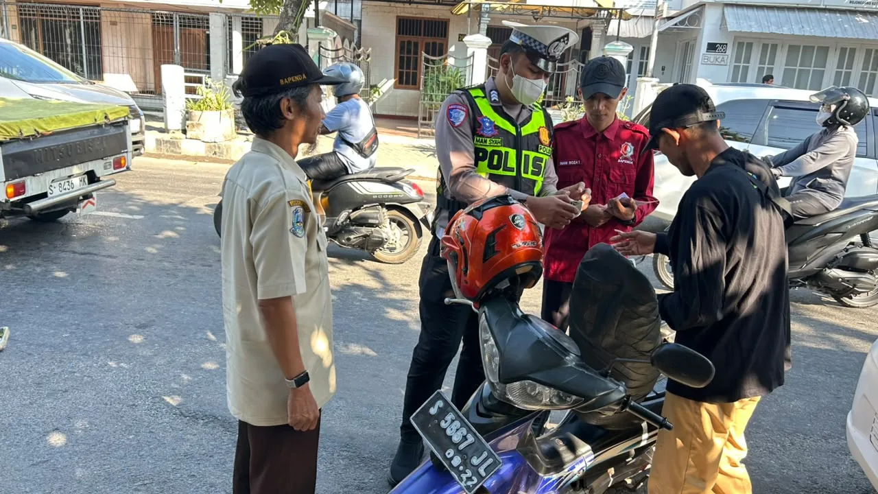 Dokumentasi kegiatan pelayanan Samsat Bojonegoro